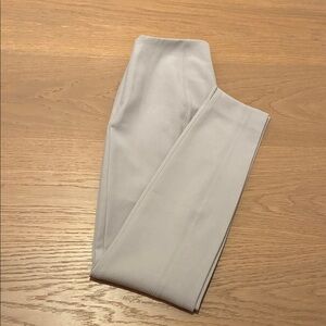 White House Black Market Women’s Skinny Pant Leggings. Light Gray. Size 00. NWOT